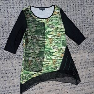 Chic Green and Black Tunic Top